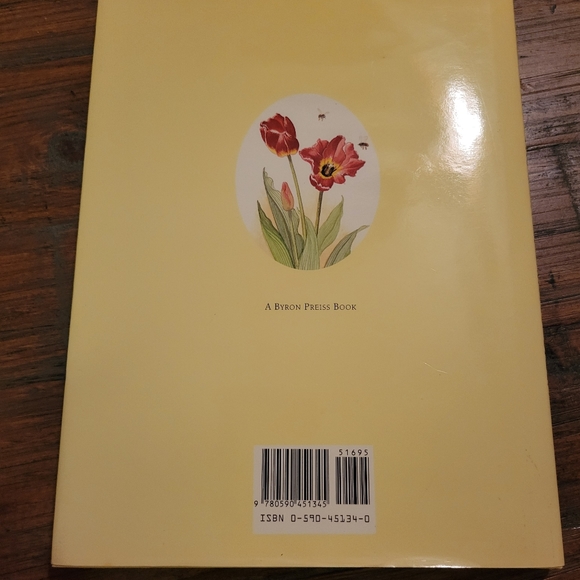 The Earth is Painted Green; A Garden of Poems About Our Planet - Picture 7 of 7